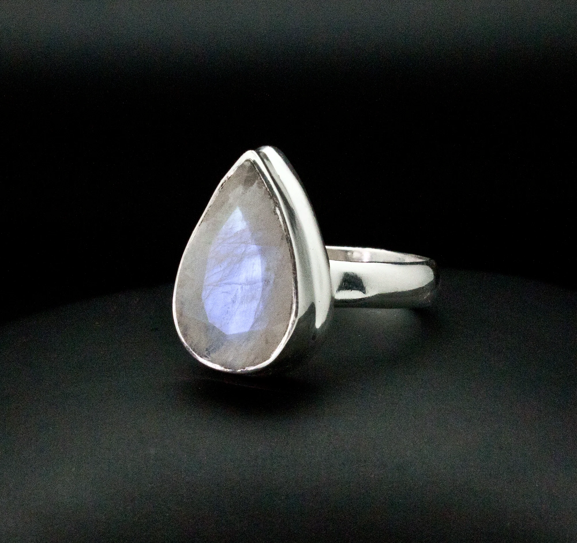 Sterling Silver Moonstone Ring Size 8 - Image 2