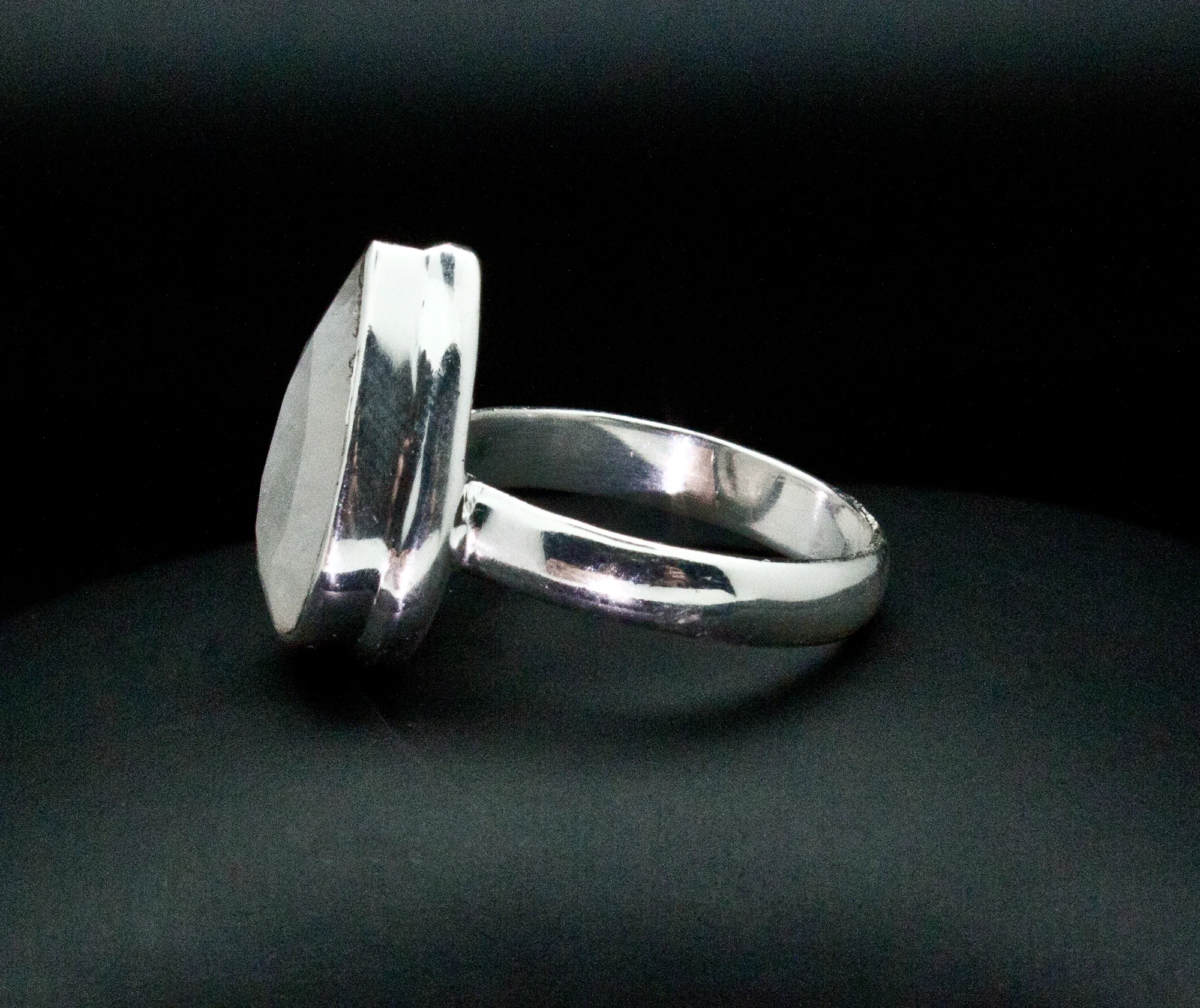 Sterling Silver Moonstone Ring Size 8 - Image 3