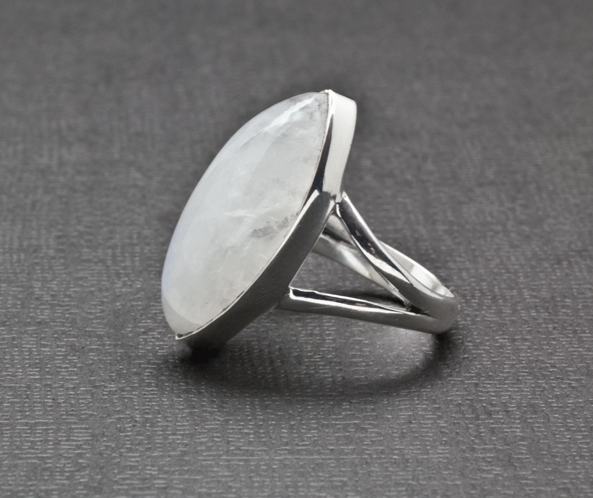 Sterling Silver Moonstone Ring Size 6 - Image 3