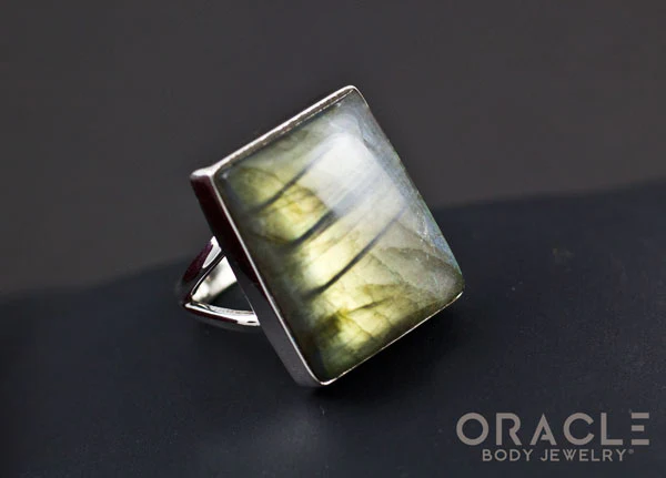 Sterling Silver ring with Labradorite Size 6 - Image 2