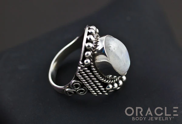 Sterling Silver ring with Moonstone Size 7 - Image 3