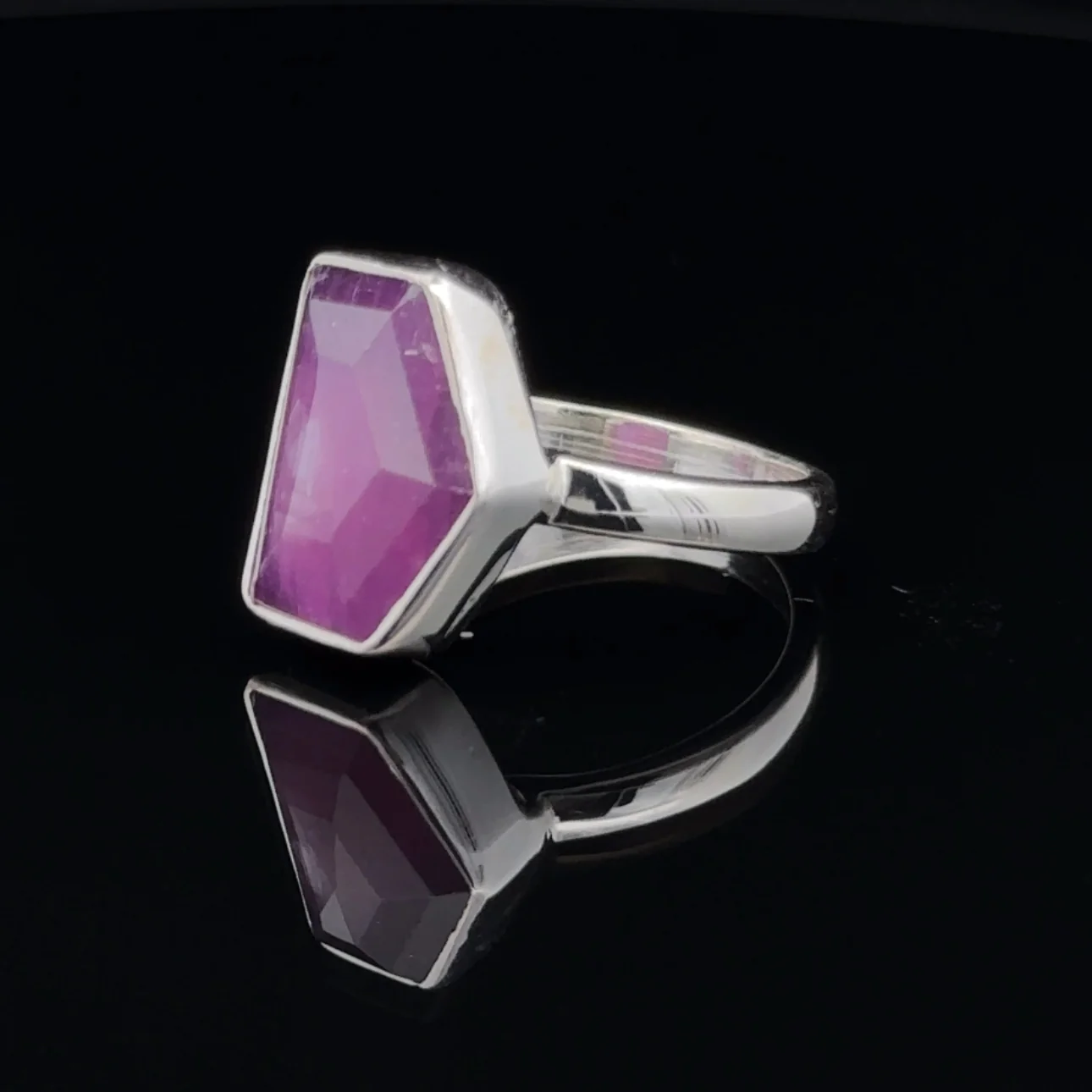 Sterling Silver Star Ruby Ring Size 7 - Image 3