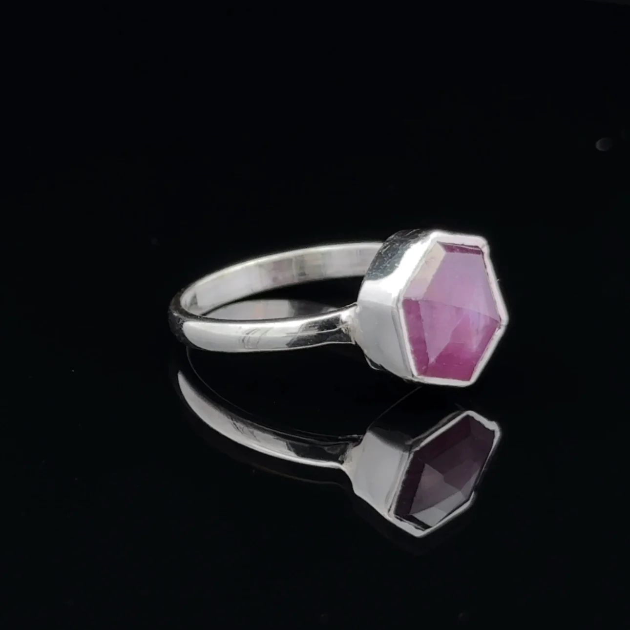 Sterling Silver Star Ruby Ring Size 7 - Image 2