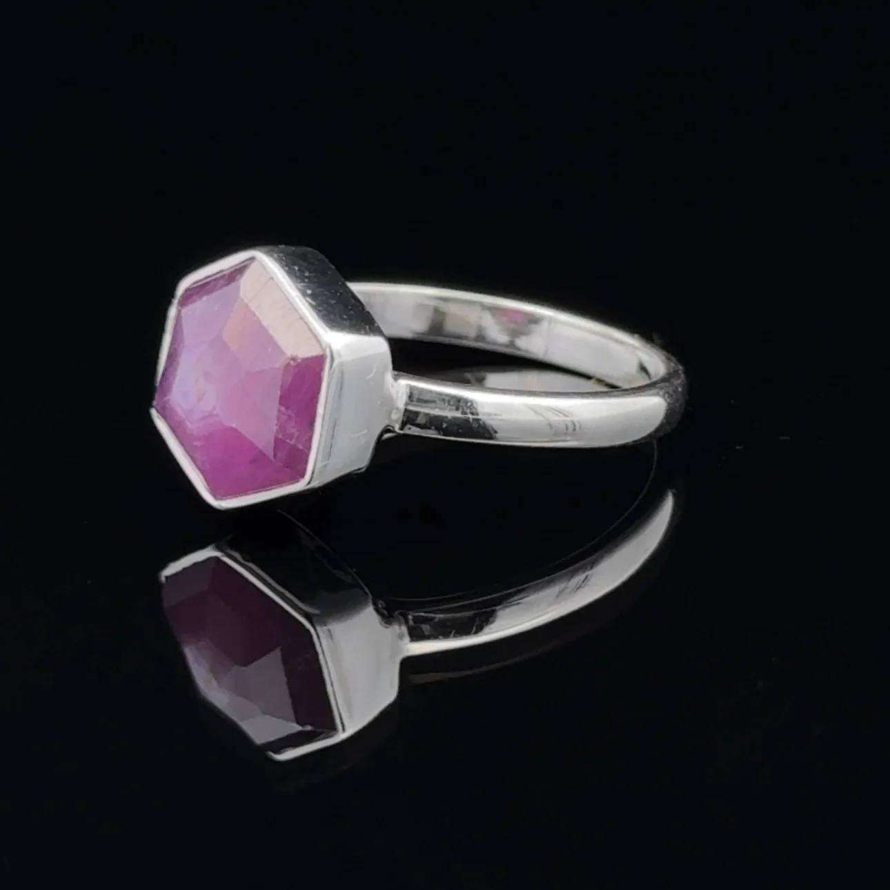 Sterling Silver Star Ruby Ring Size 7 - Image 3