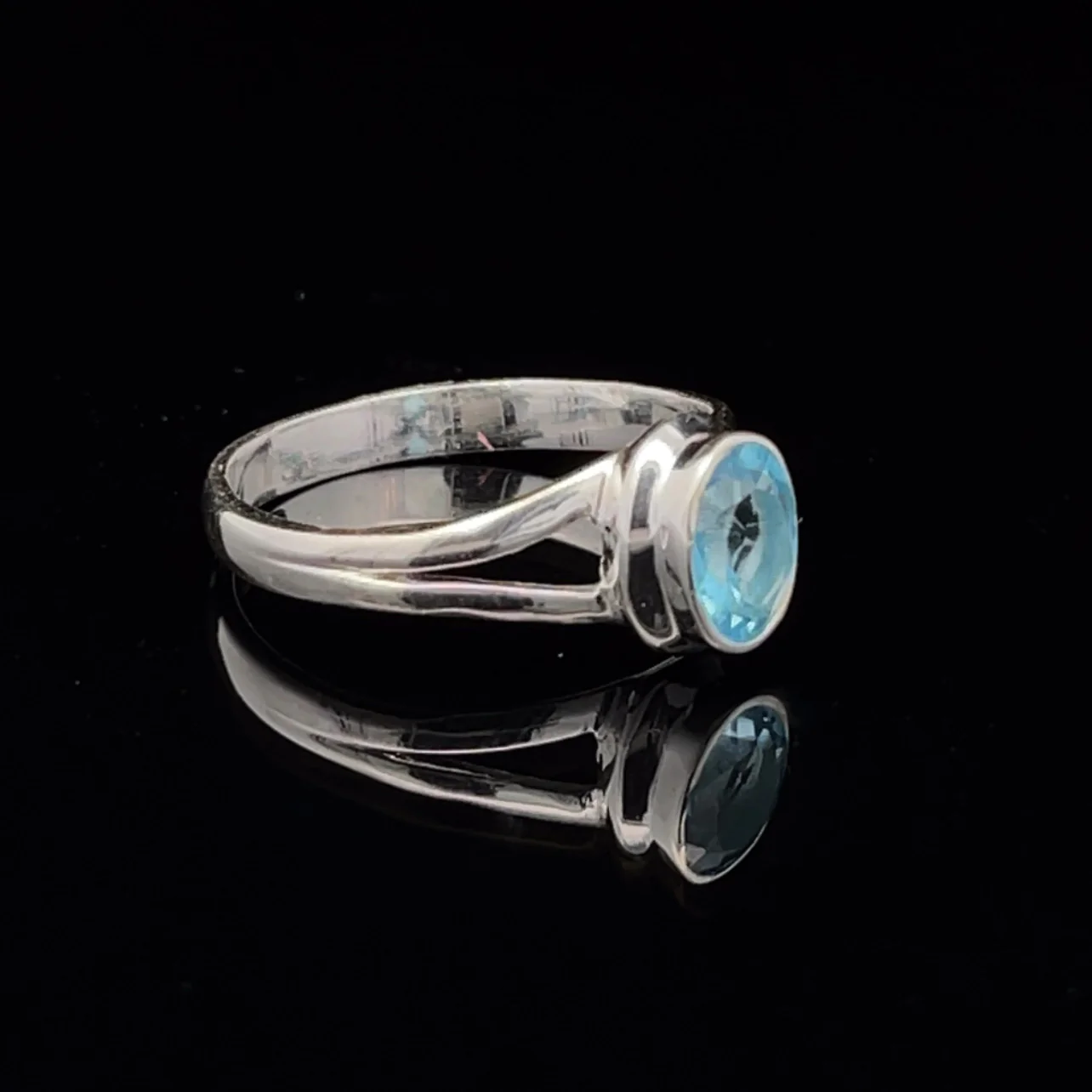 Sterling Silver Swiss Topaz Ring Size 10 - Image 2