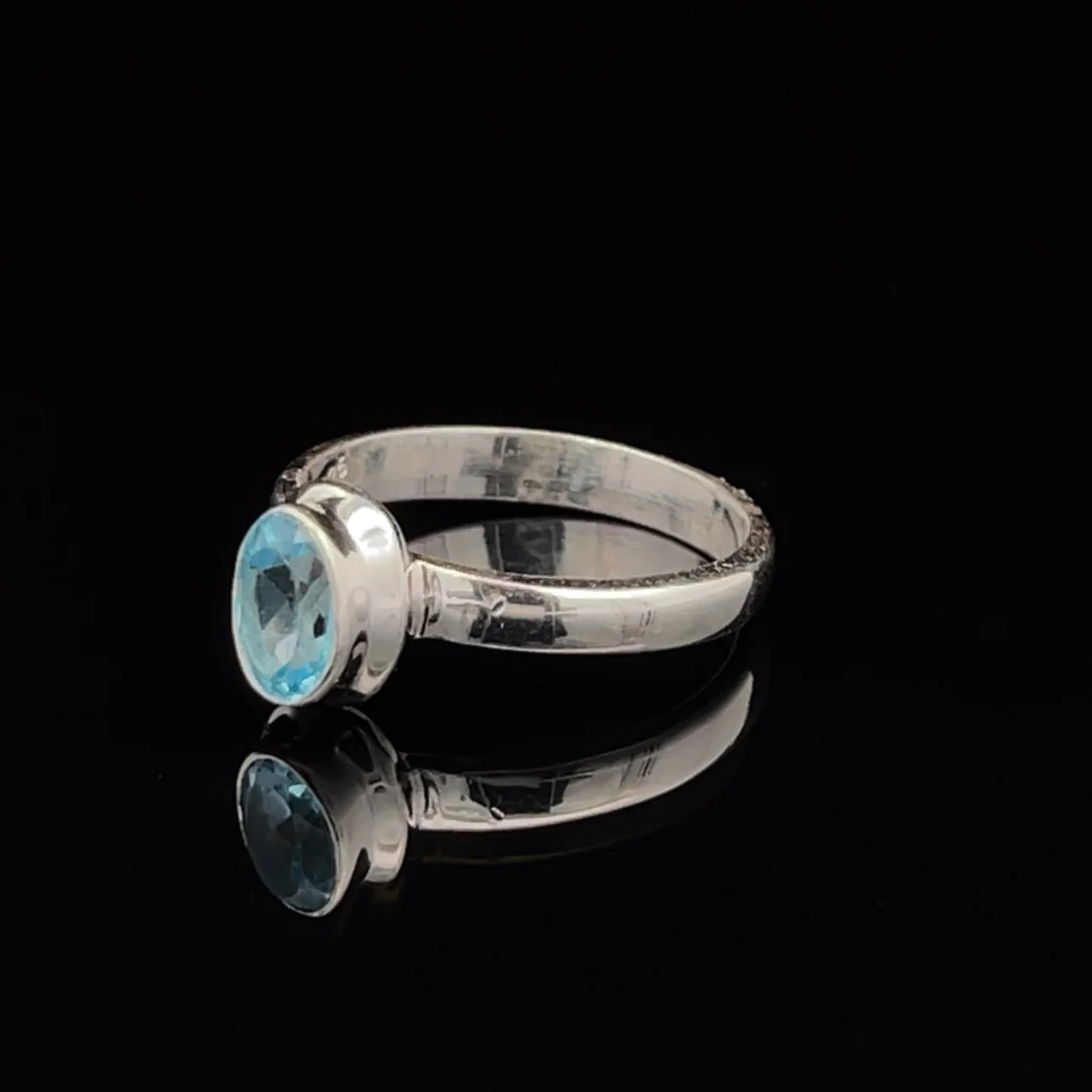 Sterling Silver Swiss Topaz Ring Size 7 - Image 3