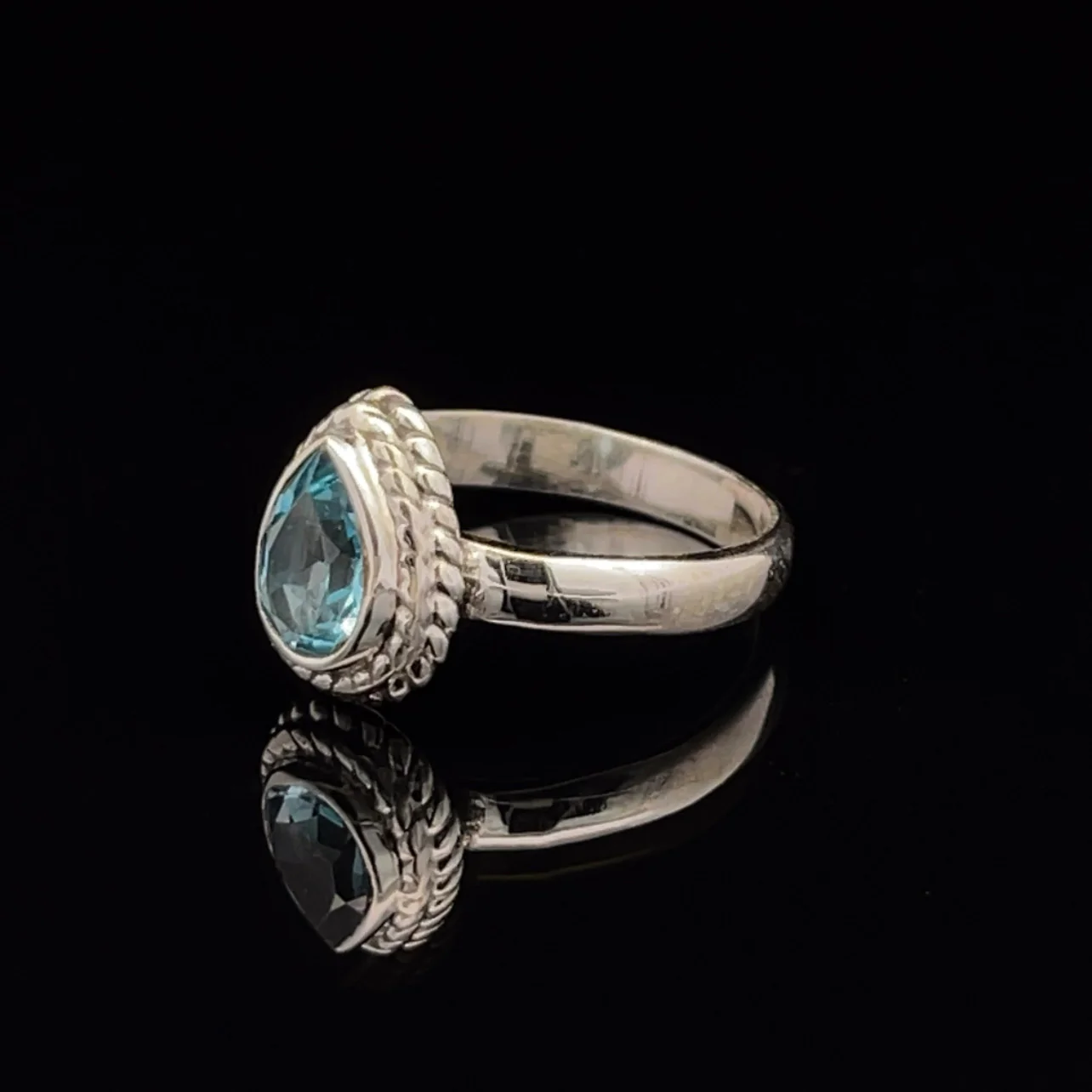 Sterling Silver Swiss Topaz Ring Size 7 - Image 3
